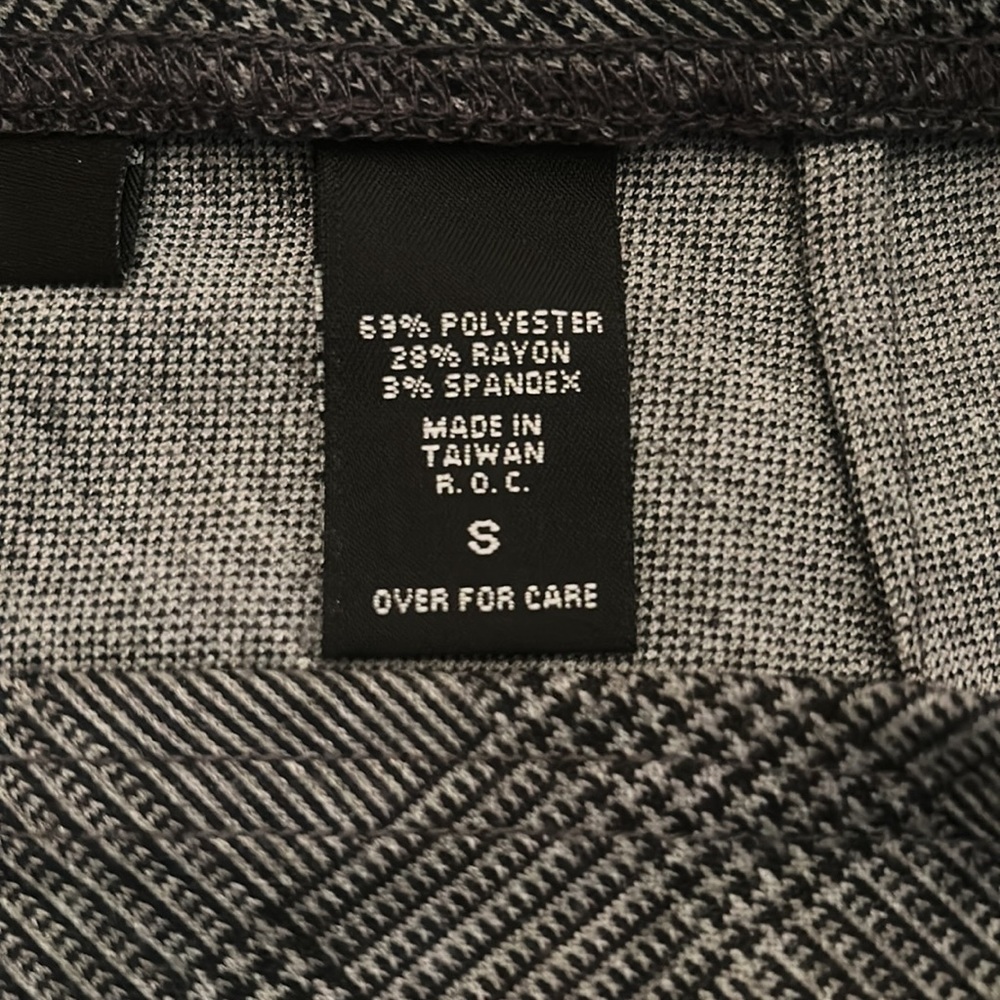 Express| Size Small Herringbone Pattern Skirt - image 5